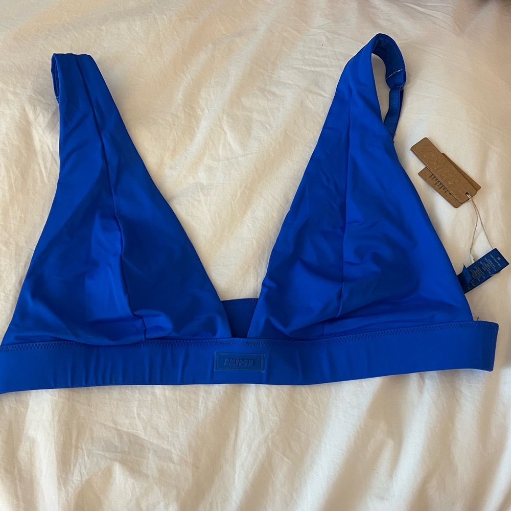 Skims Signature Swim Plunge Bikini Top